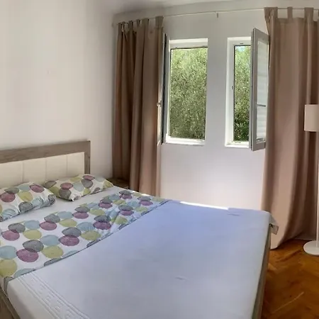 Oliva, Rafailovici Апартаменты