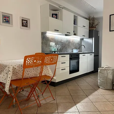 Oliva, Rafailovici Апартаменты *